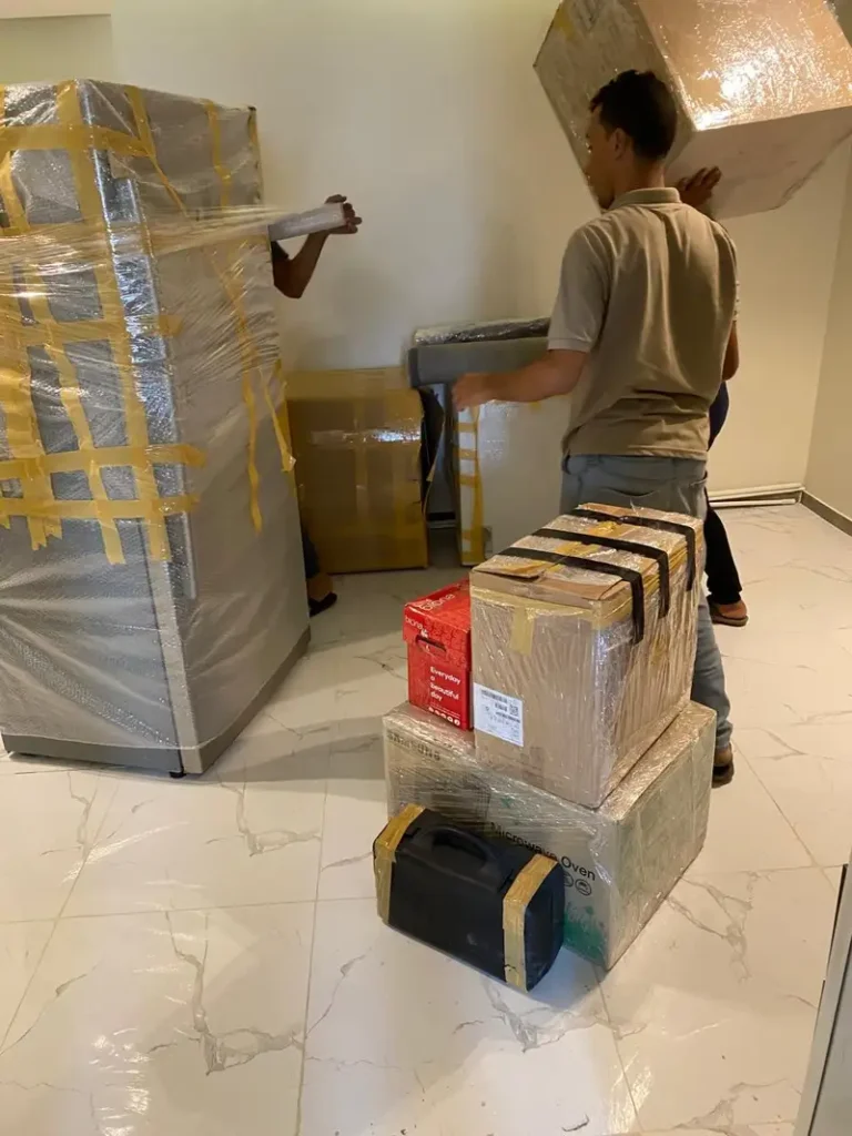 تغليف الثلاجه بالنايلون الاصق